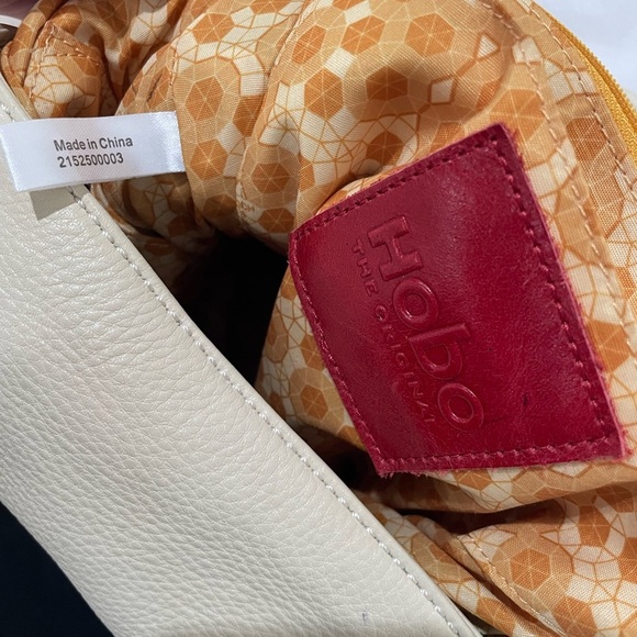 HOBO THE ORIGINAL Leather bag 3-in-1 Convertible
Backpack Tote and Crossbody. - Picture 10 of 12